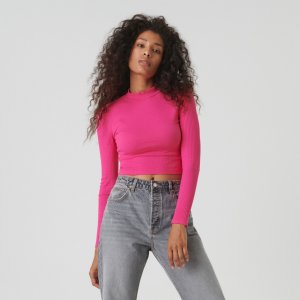 Top scurt din tricot striat - Roz