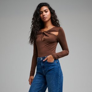 Bluză cu șnur decorativ - Maro