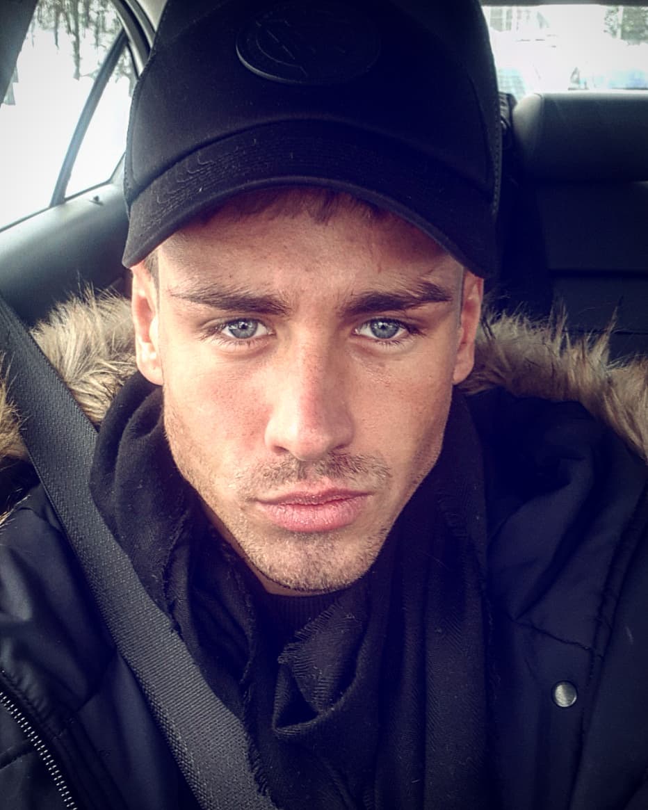 Vincent Gill Profile Picture